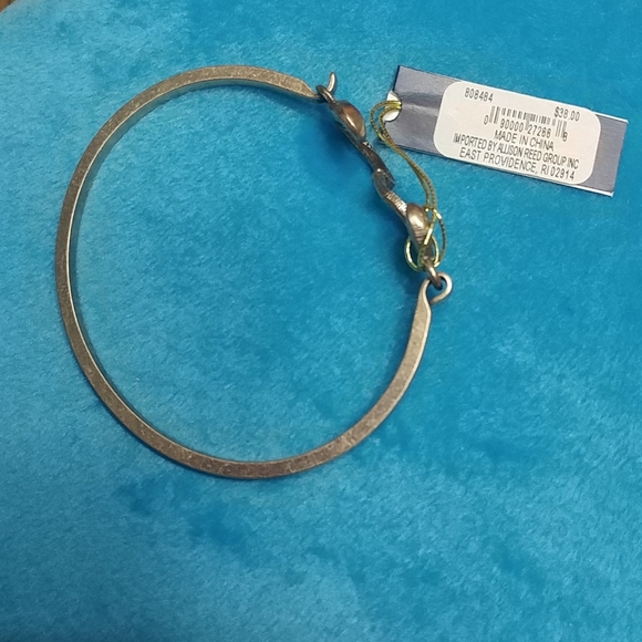 NWT Initial E Antique Gold Bangle Bracelet - Picture 4 of 6